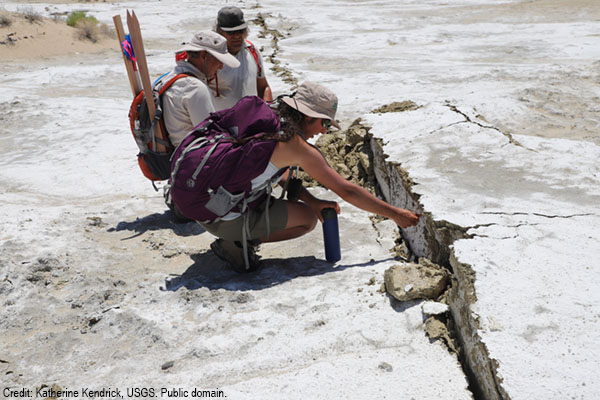 Improving Earthquake Resiliency Through the Use of Post-Earthquake Clearinghouses AGI027